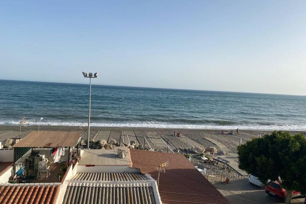 Maravilloso Apartamento En Primera Linea De Playa Con Vistas Al Mar En Caleta De Velez 2 D Extérieur photo