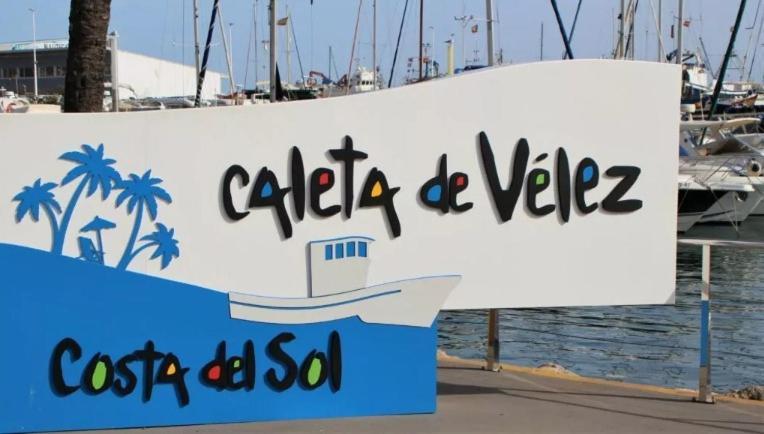 Maravilloso Apartamento En Primera Linea De Playa Con Vistas Al Mar En Caleta De Velez 2 D Extérieur photo