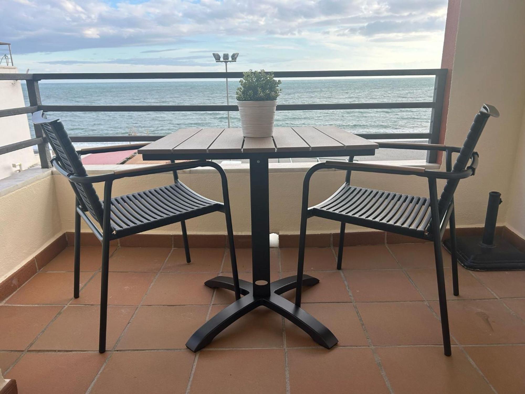 Maravilloso Apartamento En Primera Linea De Playa Con Vistas Al Mar En Caleta De Velez 2 D Extérieur photo