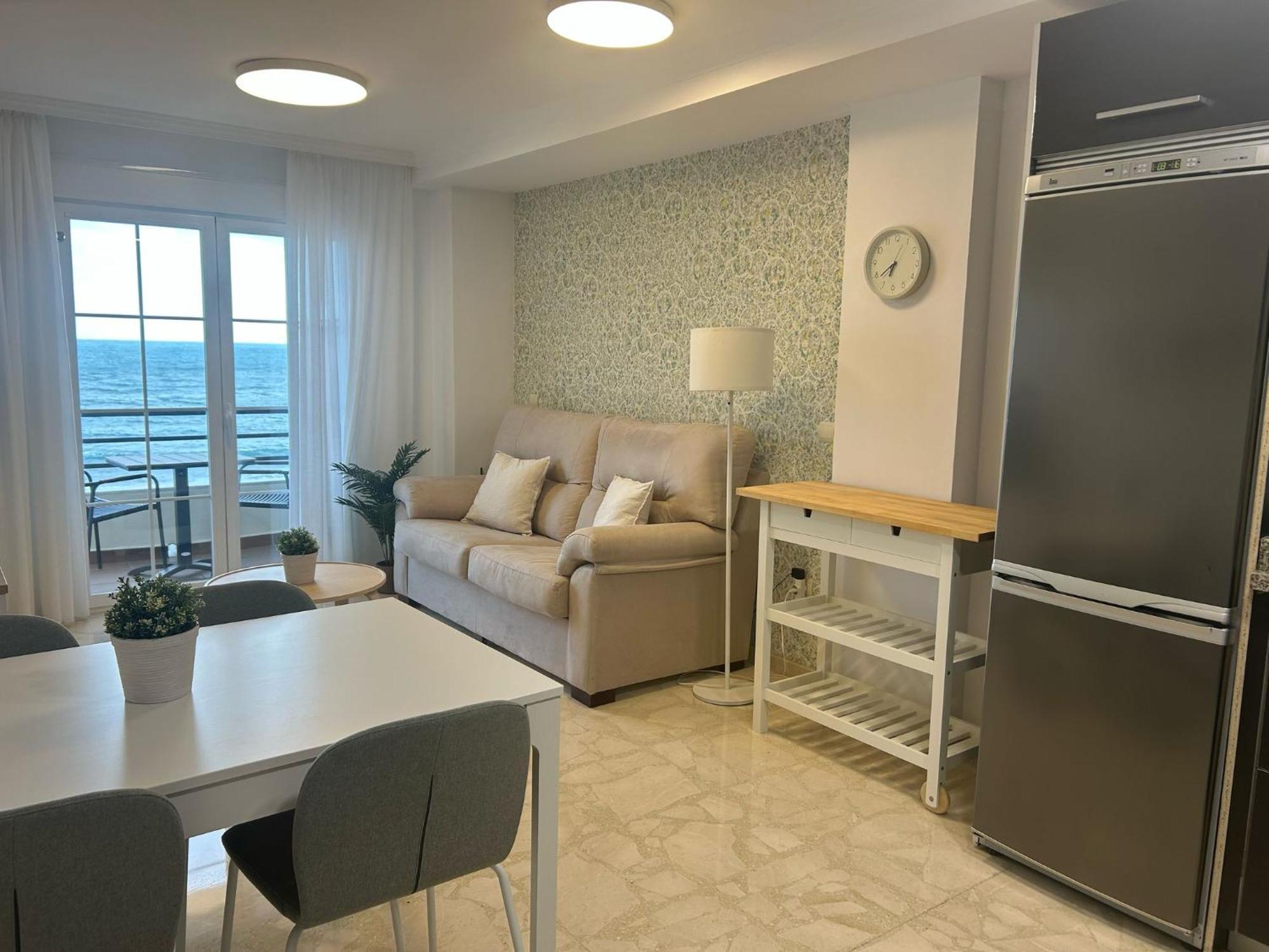 Maravilloso Apartamento En Primera Linea De Playa Con Vistas Al Mar En Caleta De Velez 2 D Extérieur photo